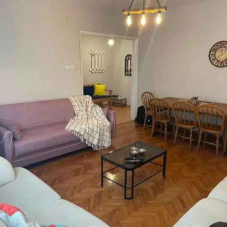 Gigi's Spacious Flat *