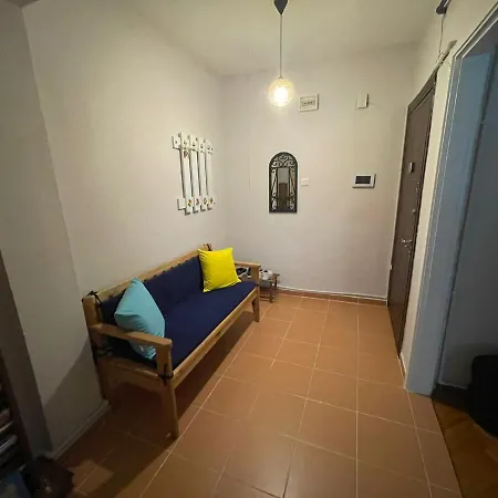 Daire Gigi's Spacious Flat *